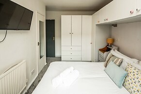 Spacious 3Br Flat With Balcony Near Tottenham Hale