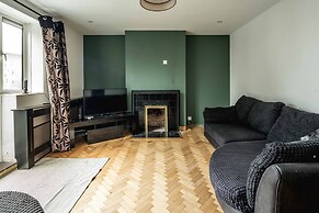 Spacious 3Br Flat With Balcony Near Tottenham Hale