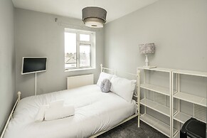 Spacious 3Br Flat With Balcony Near Tottenham Hale