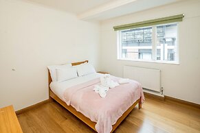 Bright 2-Bed Flat Near St Paul’S