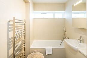 Bright 2-Bed Flat Near St Paul’S