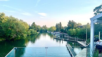 Modern 1 Bedroom Apt In Maidenhead Nr River Thames