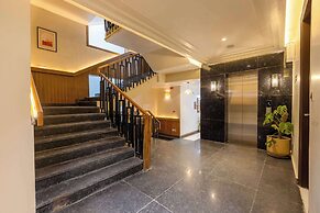 Saltstayz Premier - Sector 50 & Golf Course Ext Road
