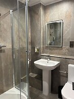 Redstones Hotel