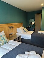 Redstones Hotel