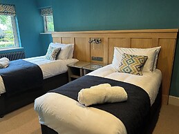 Redstones Hotel