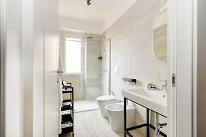 1-Bed apartment with balcony near subway