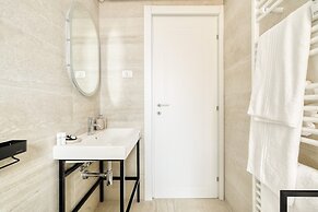 1-Bed apartment with balcony near subway
