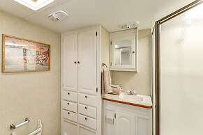 Sierra Nevada Mtn Views: Gardnerville Getaway