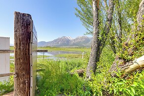 Sierra Nevada Mtn Views: Gardnerville Getaway