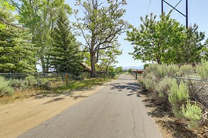 Sierra Nevada Mtn Views: Gardnerville Getaway
