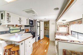 Sierra Nevada Mtn Views: Gardnerville Getaway