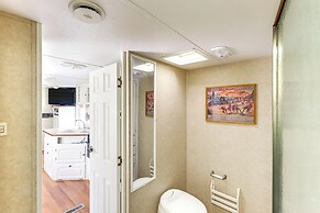Sierra Nevada Mtn Views: Gardnerville Getaway