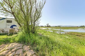 Sierra Nevada Mtn Views: Gardnerville Getaway