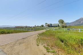Sierra Nevada Mtn Views: Gardnerville Getaway