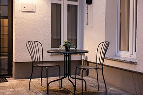 2homerent Estrella 9 Old Town View