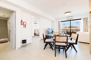 Finikoudes Marina View 102
