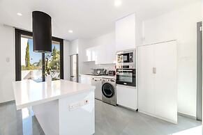 By The Beach - Aura Villa