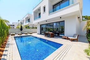 By The Beach - Sunstone Seaview Villa
