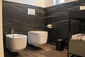 MARI Luxury Rooms and Suites