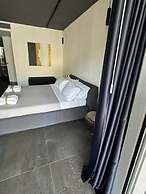 MARI Luxury Rooms and Suites