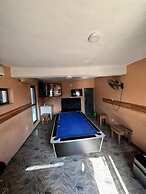 Sparcles Hotel and Lounge