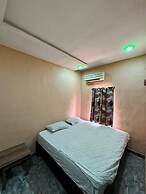 Sparcles Hotel and Lounge