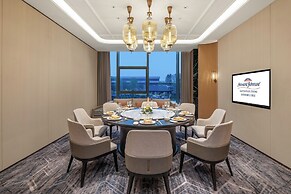 Howard Johnson By Wyndham Guotou Plaza Zigong