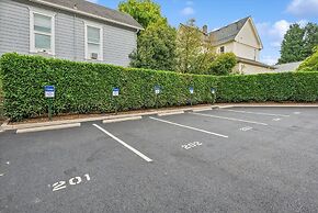 Hazelnut Suite - 204