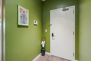 Hazelnut Suite - 204