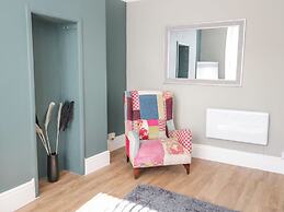 Flat 1A, Mona House