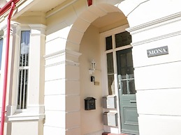 Flat 1A, Mona House