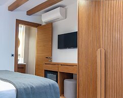 EDRA HOUSE