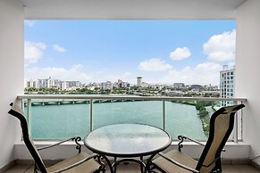 Oceanfront Loft Historic San Juan Terrace