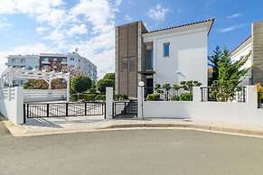 Blue Pelagos Villa in Protaras