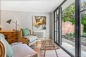 Honeypot Cottage - From 500 Per Night