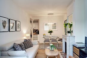 Paris Sevigne Elegant residence