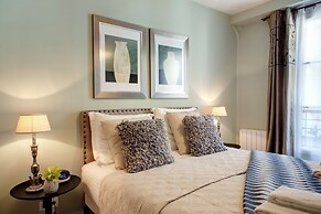 Paris Sevigne Elegant residence