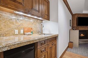 Luxury 3 Bedroom at The Aspen Mountain Residences in Downtown Aspen