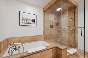 Aspen Mountain Residences Luxe 3 Bedroom Residence in Heart of Downtow