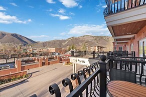 Aspen Mountain Residences Luxe 3 Bedroom Residence in Heart of Downtow