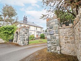 Mount House