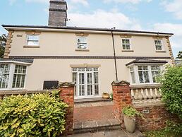 Mount House