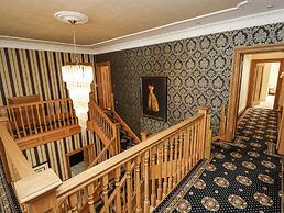Mount House