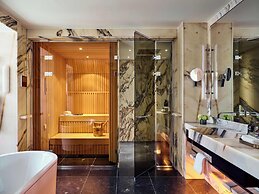 The Florentin by Althoff Collection