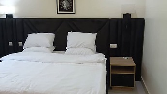 Slavan Suites & Apartments