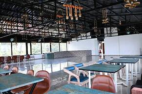 Hotel Leosh Lansdwone