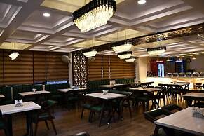 Hotel Leosh Lansdwone