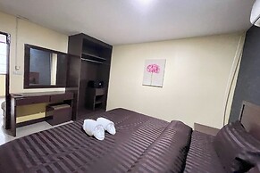 Lucky Inn Suites
