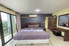 Lucky Inn Suites